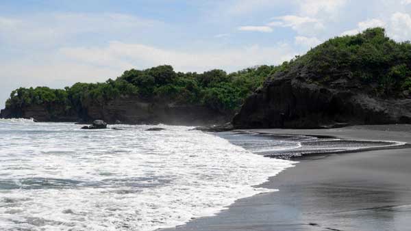 Pantai Medewi Pekutatan Bali Barat