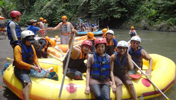 Payung Rafting Ubud Bali Pinggir Sungai