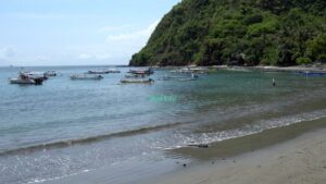Pantai Labuhan Amuk