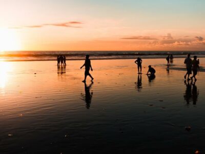 10 Aktivitas Dan Kelebihan Kuta Untuk Liburan Keluarga Di Bali