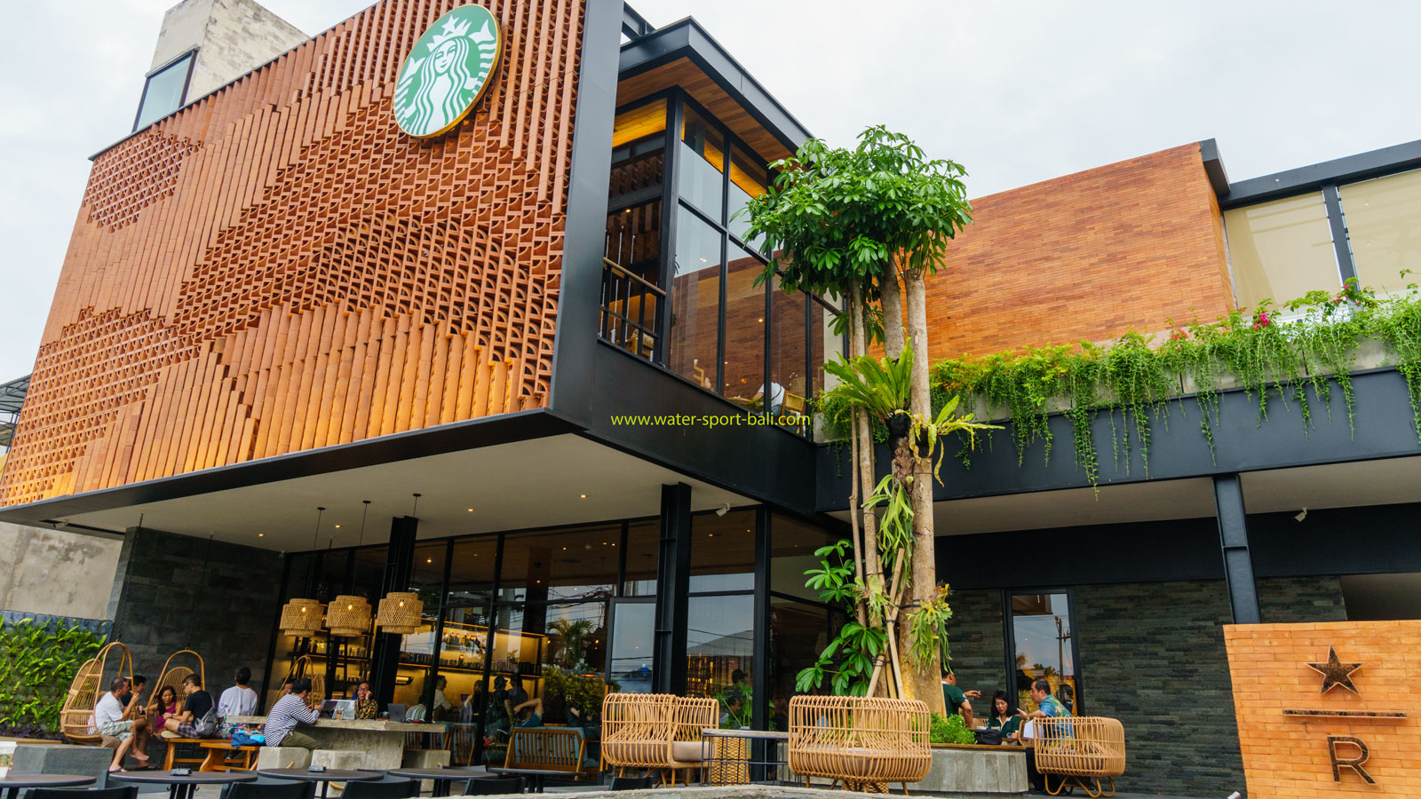 Starbucks Reserve Dewata Bali, Outlet Terbesar Di Asia Tenggara