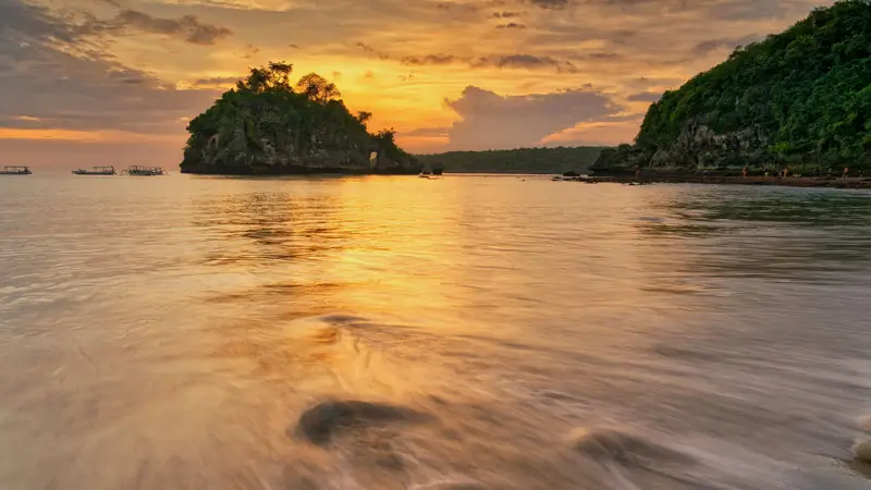 Sunset di Crystal Bay, Nusa Penida