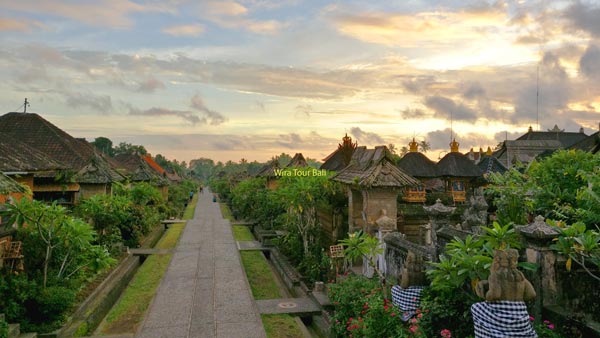 Jalanan batu tradisional di Desa Penglipuran, Bali