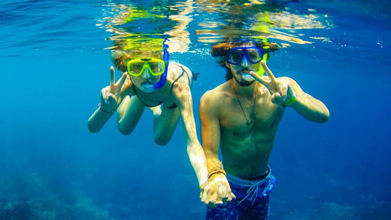 Snorkeling dan Menyelam dengan Bali Hai Cruise