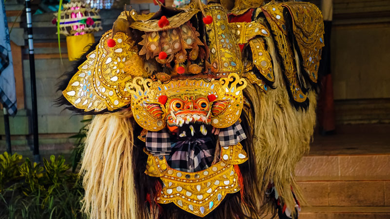 Nonton Tari Barong Aktivitas budaya Bali untuk anak