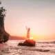 pemandangan matahari terbenam di pantai bali