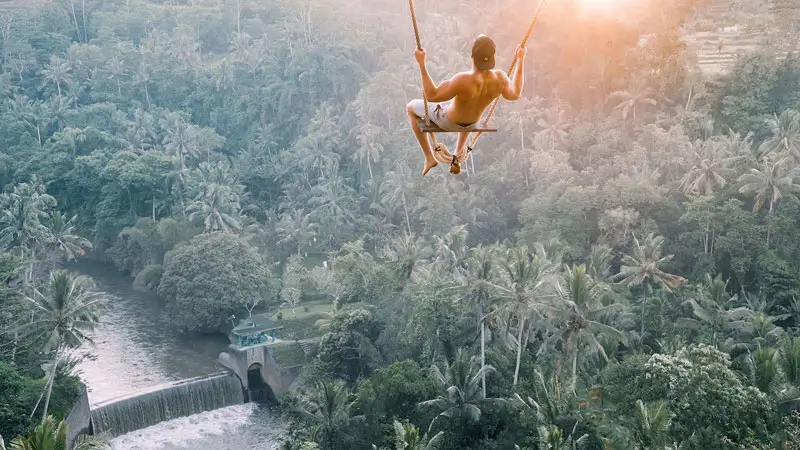 Bali Swing Bongkasa salah satu dari 5 Tempat Wisata Hits di Ubud.