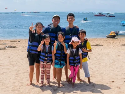 Wisatawan siap berpetualang di Tanjung Benoa dengan water sports di Bali - FAQ Bali Water Sports