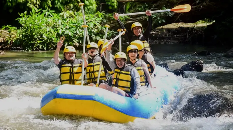 Rash guard lengan panjang dan celana cepat kering untuk rafting