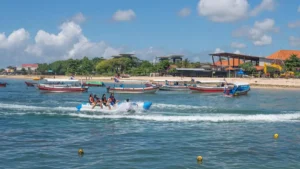 Banana boat di Tanjung Benoa, pilihan wahana air di Bali