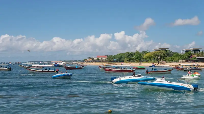 Kawasan watersport Tanjung Benoa, Bali (foto suasana)