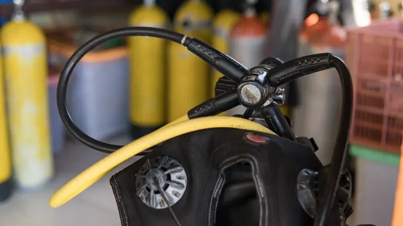 Peralatan scuba: BCD dan regulator untuk intro scuba di Tanjung Benoa