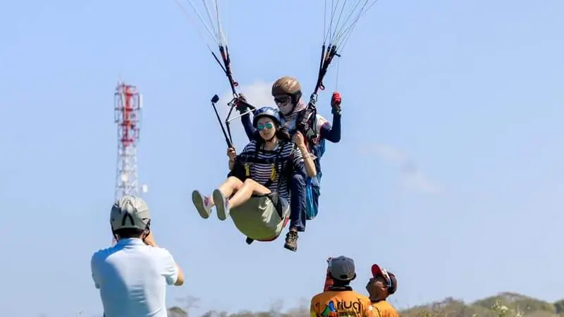 Area take-off dan landing Riug Paragliding di Sawangan, Nusa Dua