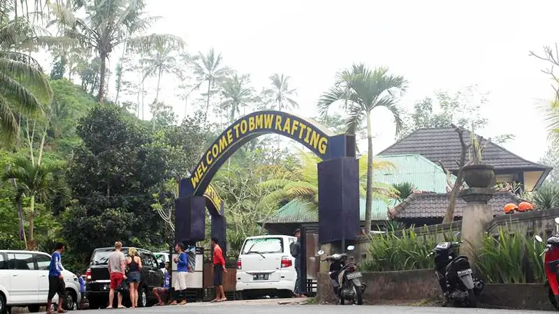 Gerbang start point BMW Rafting Telaga Waja