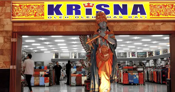 Pintu masuk Krisna untuk belanja oleh-oleh